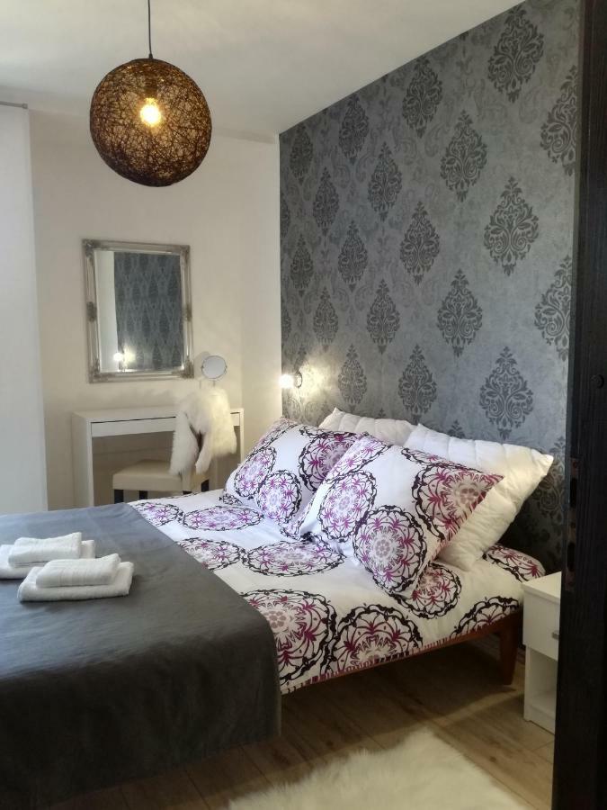 Apartman Ester プーラ エクステリア 写真