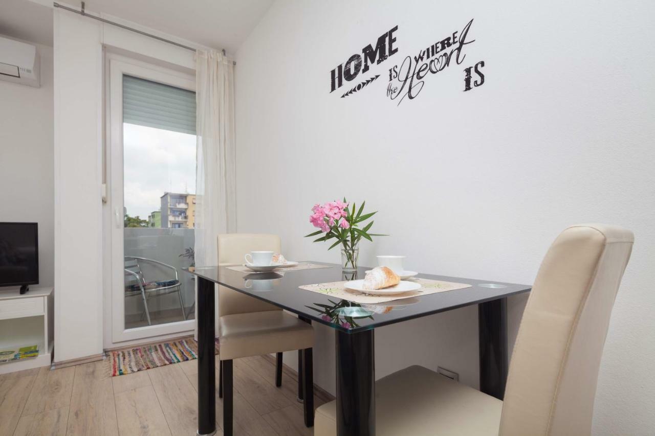 Apartman Ester プーラ エクステリア 写真