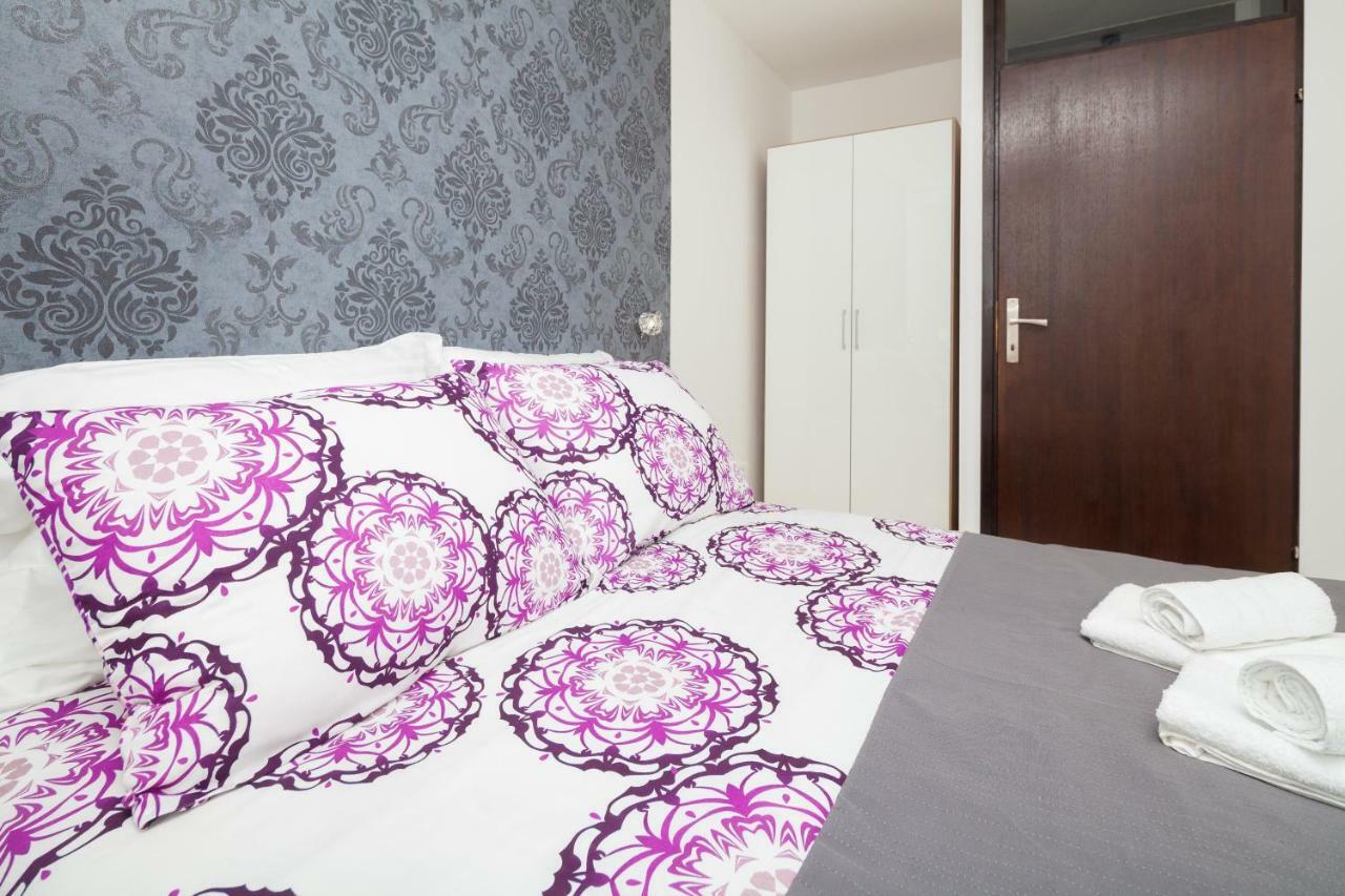 Apartman Ester プーラ エクステリア 写真