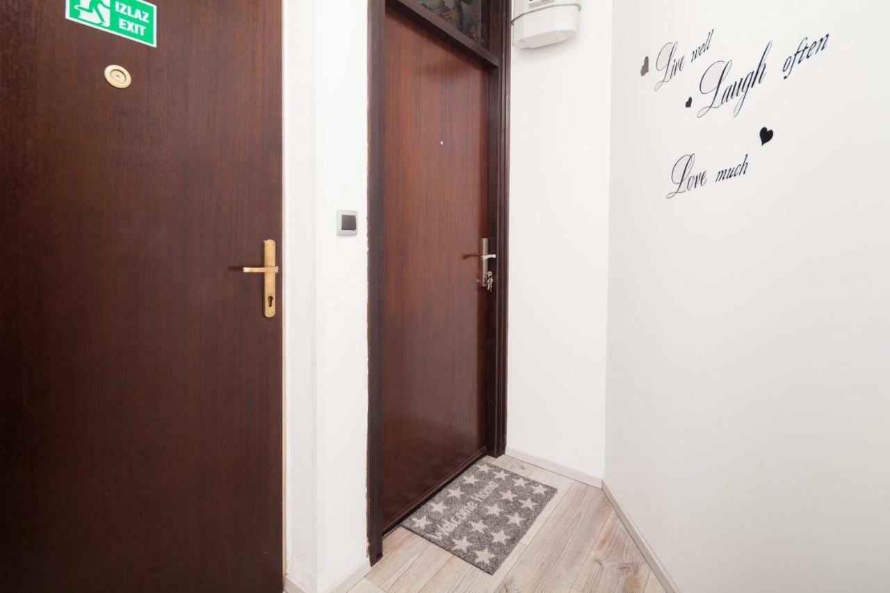 Apartman Ester プーラ エクステリア 写真