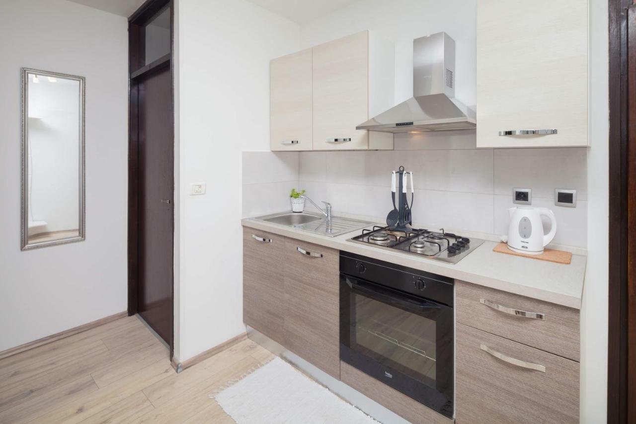 Apartman Ester プーラ エクステリア 写真
