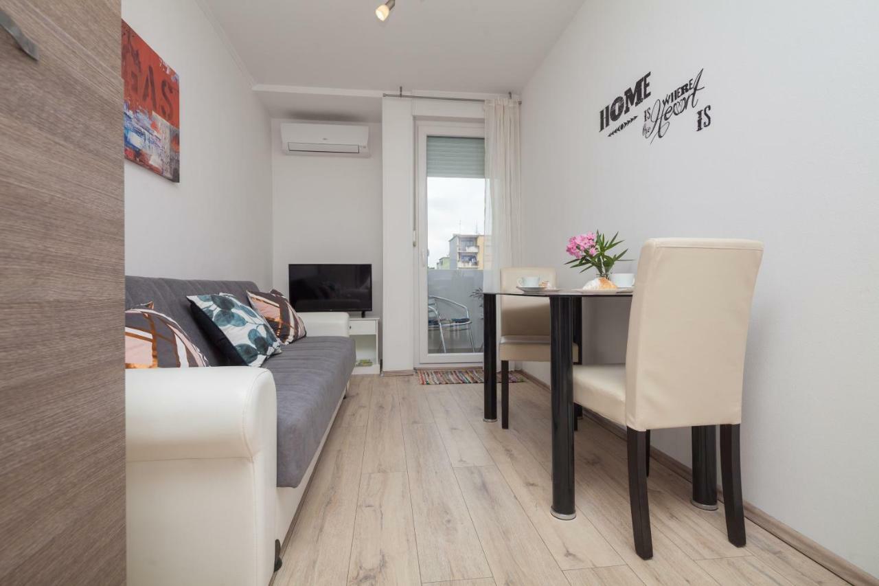 Apartman Ester プーラ エクステリア 写真