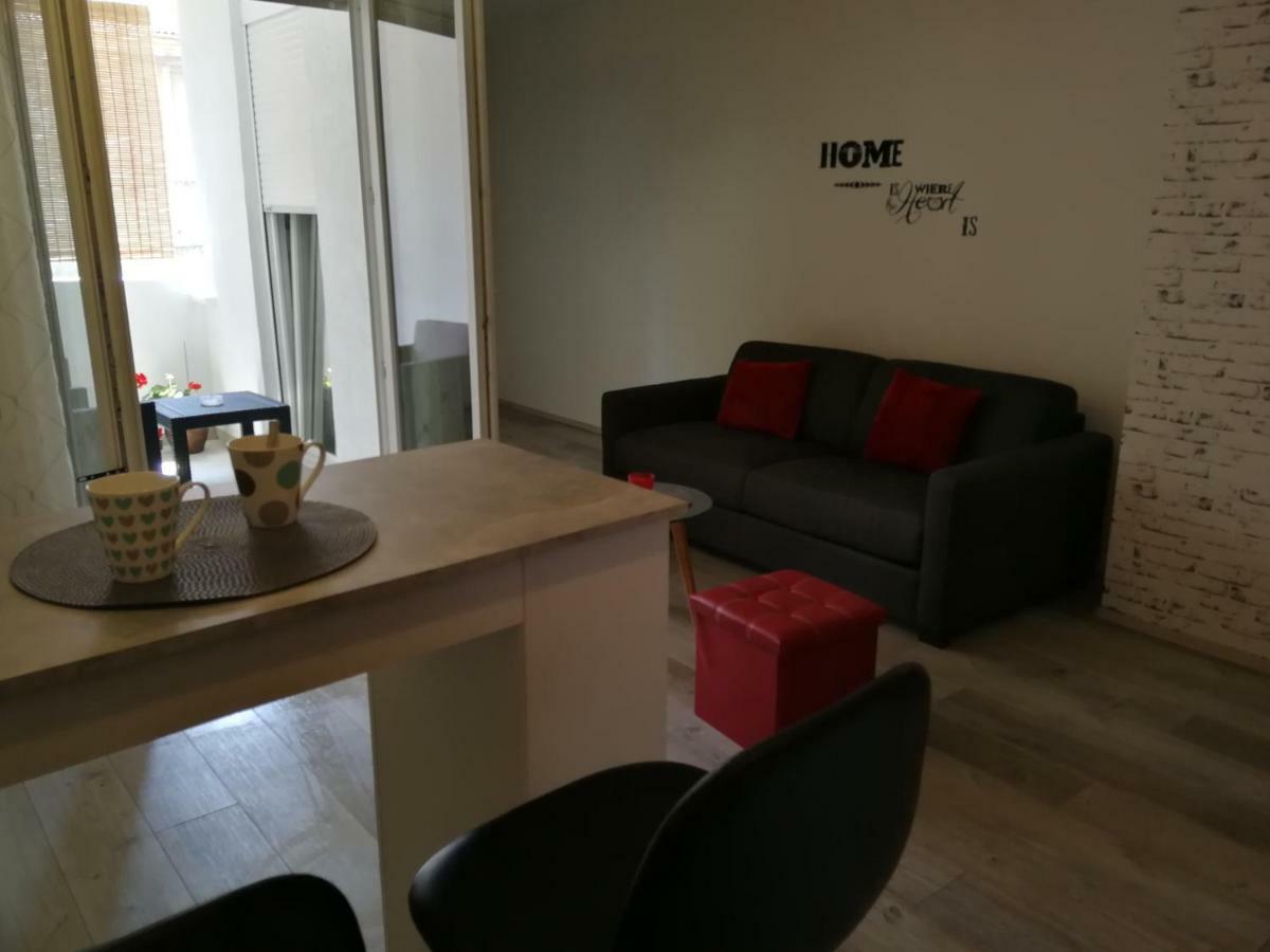 Apartman Ester プーラ エクステリア 写真